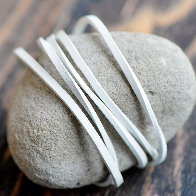 шнур кожаный, плоский, цвет белый, 3х2 мм