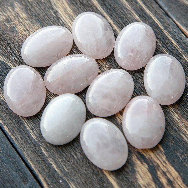 кабошон кварц овальный, цвет розовый, 25х18х6 мм