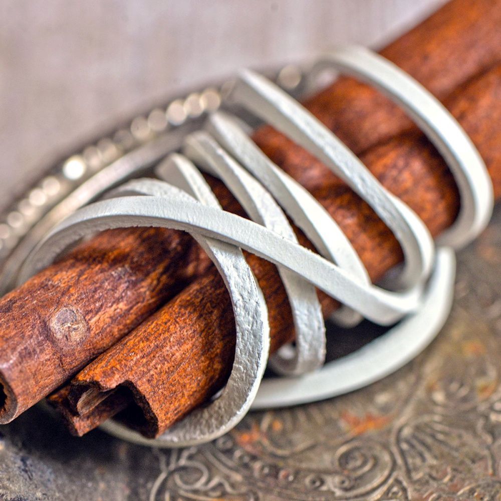 шнур кожаный, плоский, цвет белый, 3х2 мм