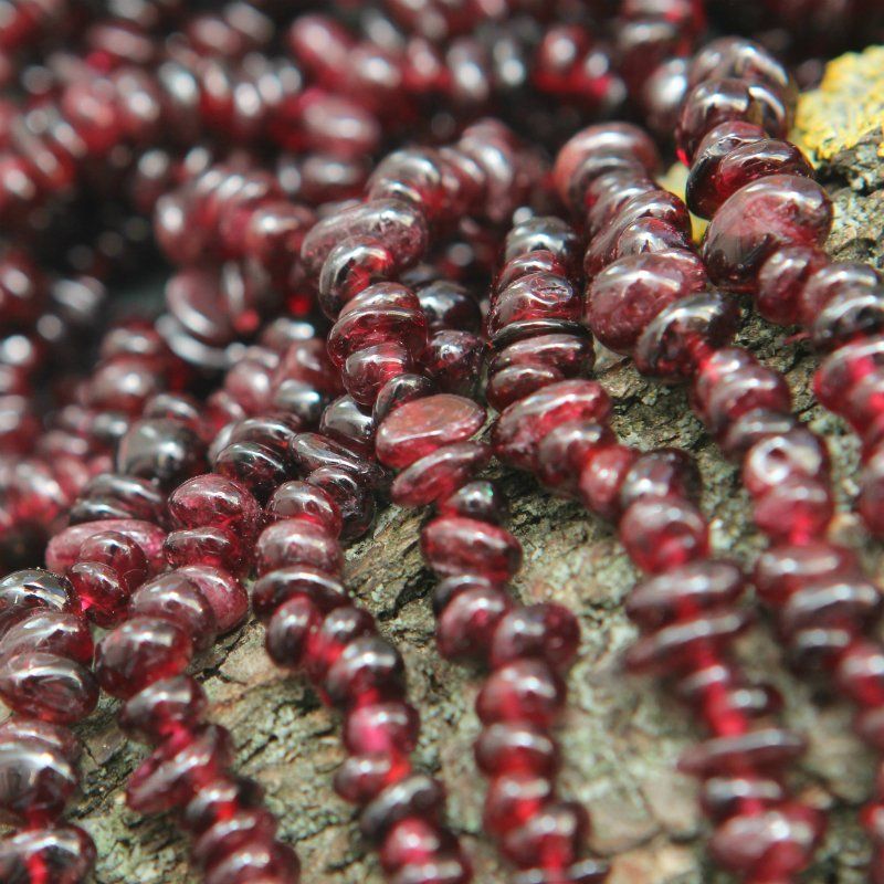 бусина гранат осколки, цвет гранатовый (уп.20 г)