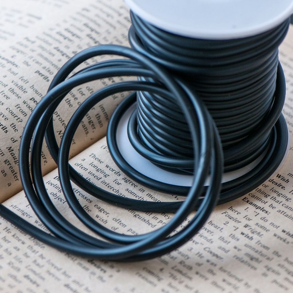 шнур резиновый, без отверстия, цвет черный, диаметр 4 мм