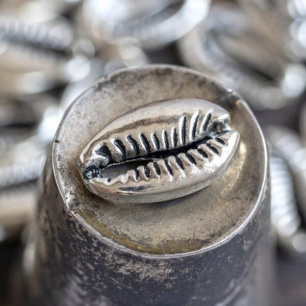 подвеска металлическая "каури", цвет античное серебро, 19x12x4 мм