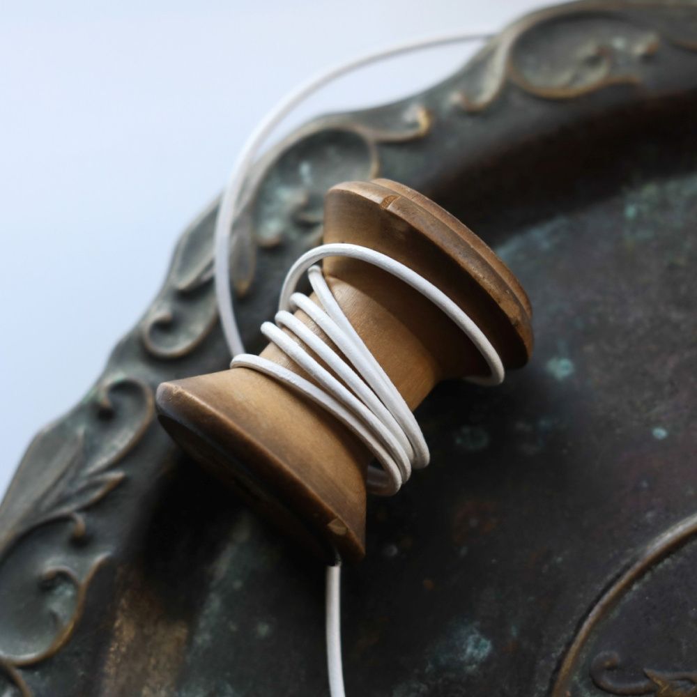 шнур кожаный, цвет белый, диаметр 2 мм