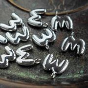 Подвеска металл "Буква M", цвет платина, 16.5-18.5x5.5-18x2.5x4.5 мм