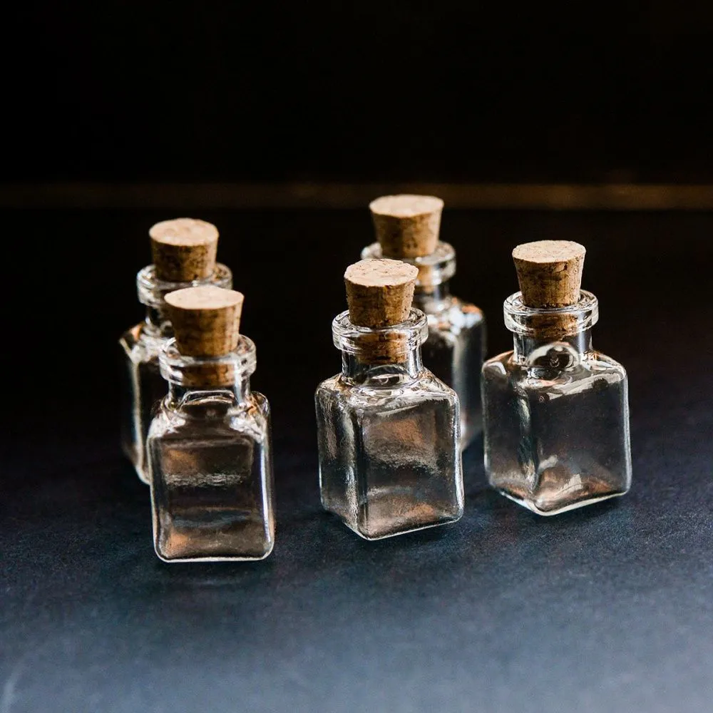 бутылочка с крышкой квадратная, прозрачная, 25x14x14 мм