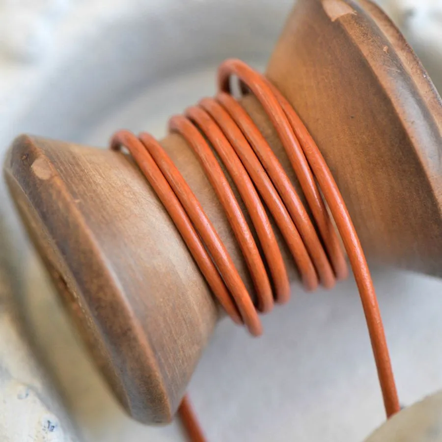 шнур кожаный, цвет рыже-коричневый, диаметр 2 мм