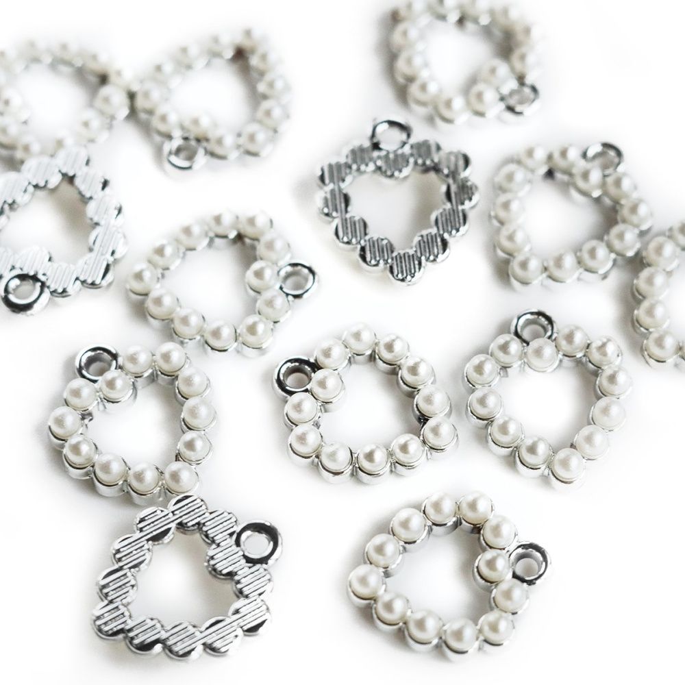 подвеска акрил "жемчужное сердце", цвет белый/платина, 20.5x17x4.5 мм