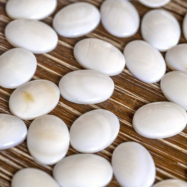 кабошон из ракушки овальный, цвет белый перламутровый, 18x13x4 мм