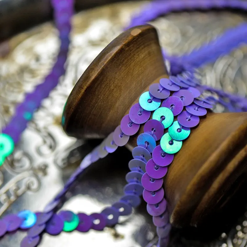 пайетки на нити, цвет сиреневый радужный, диаметр 6 мм