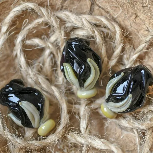 бусина, мурано "розовый бутон", черный, 15-16х10-11 мм