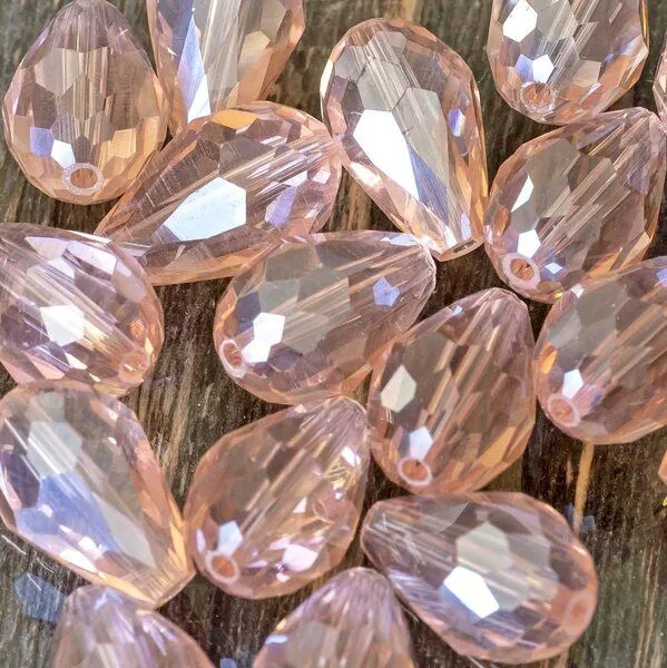 бусина "капля", граненая, стекло, цвет розовый радужный, 15х10 мм