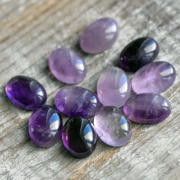кабошон аметист овальный, цвет фиолетовый, 13х18х5 мм